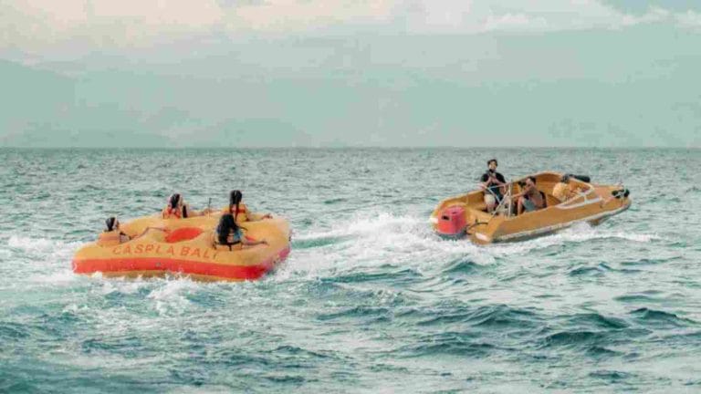 2_800x533px_Watersports_Donut Boat