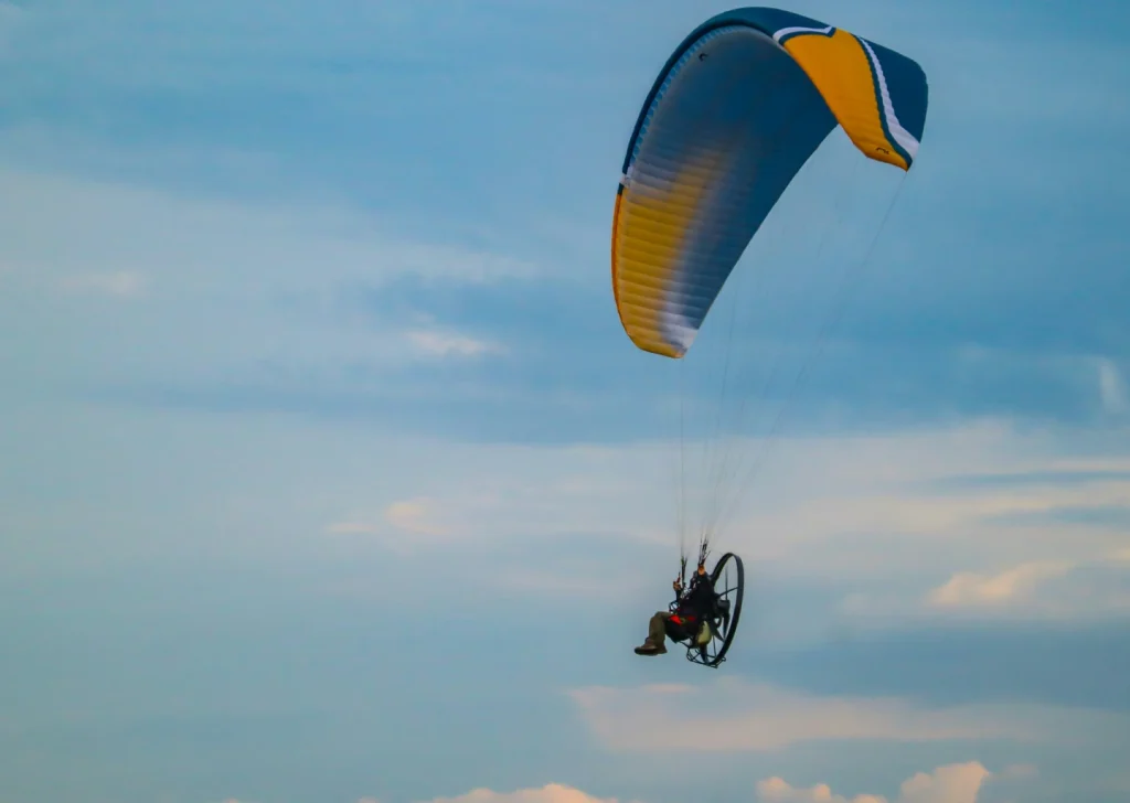 nusa penida activities - motorized paragliding (2)