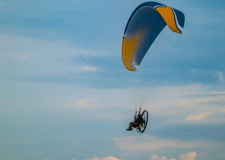 nusa penida activities - motorized paragliding (2)